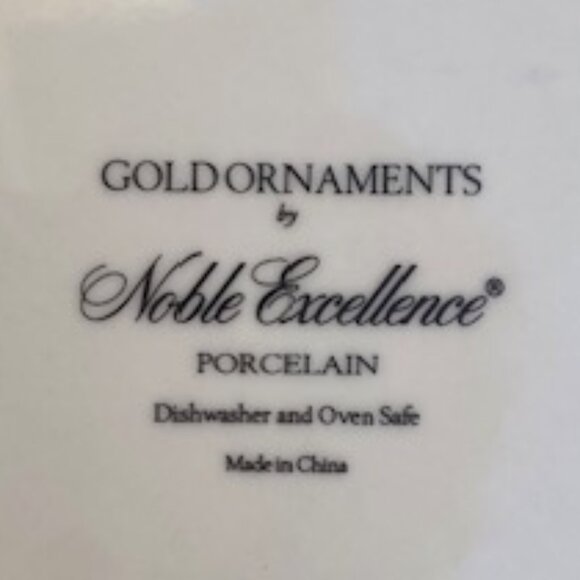 Set of four Noble Excellence Decorative Porcelain Plates with Gold Rims - Picture 6 of 6